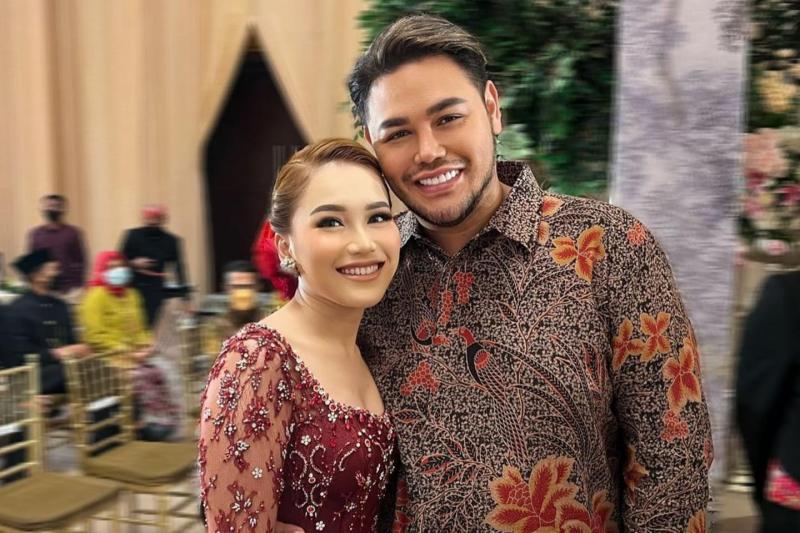 Ayu Ting-Ting Dan Ivan Gunawan Akan Menikah, Benarkah?